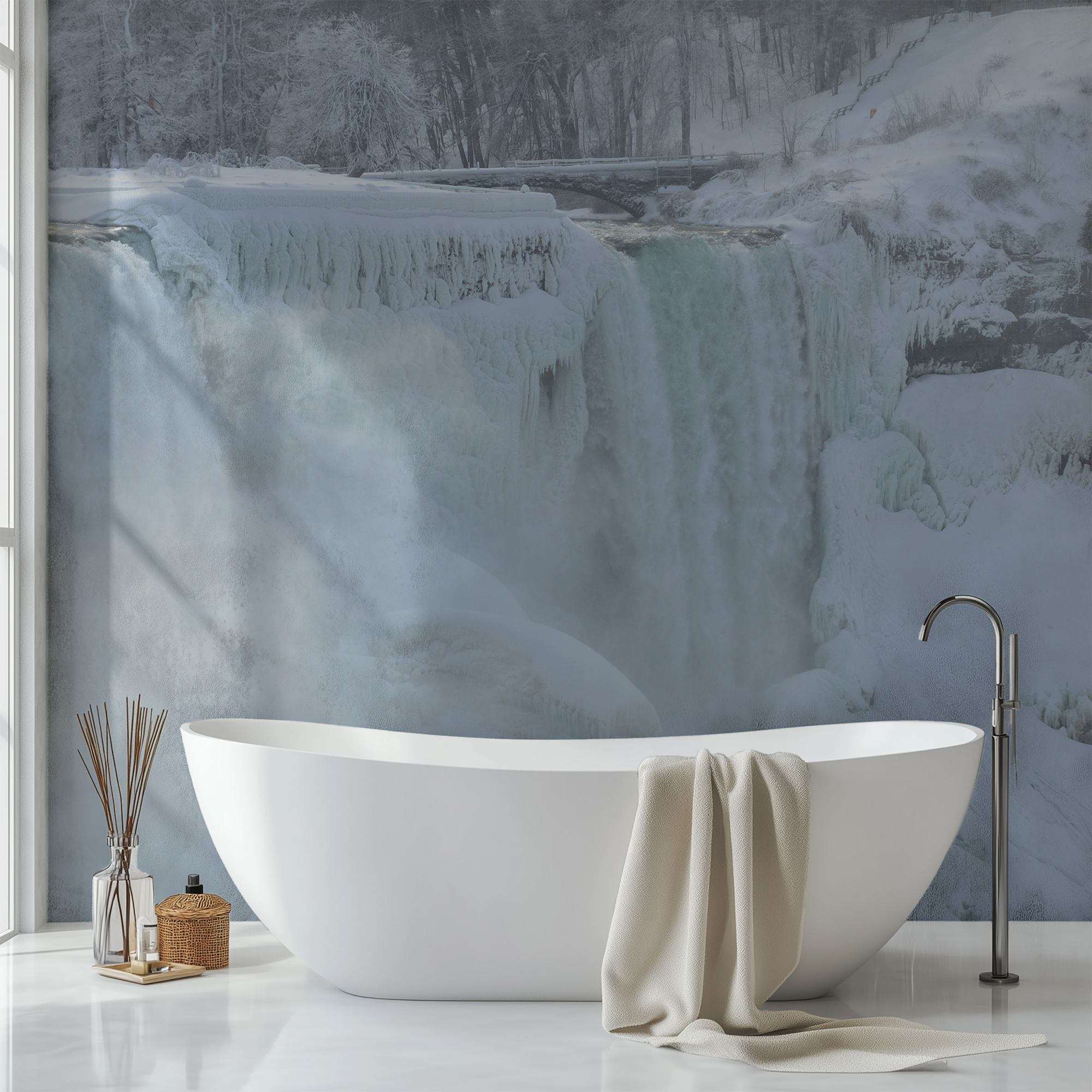 Bevroren Waterval in Winterlandschap