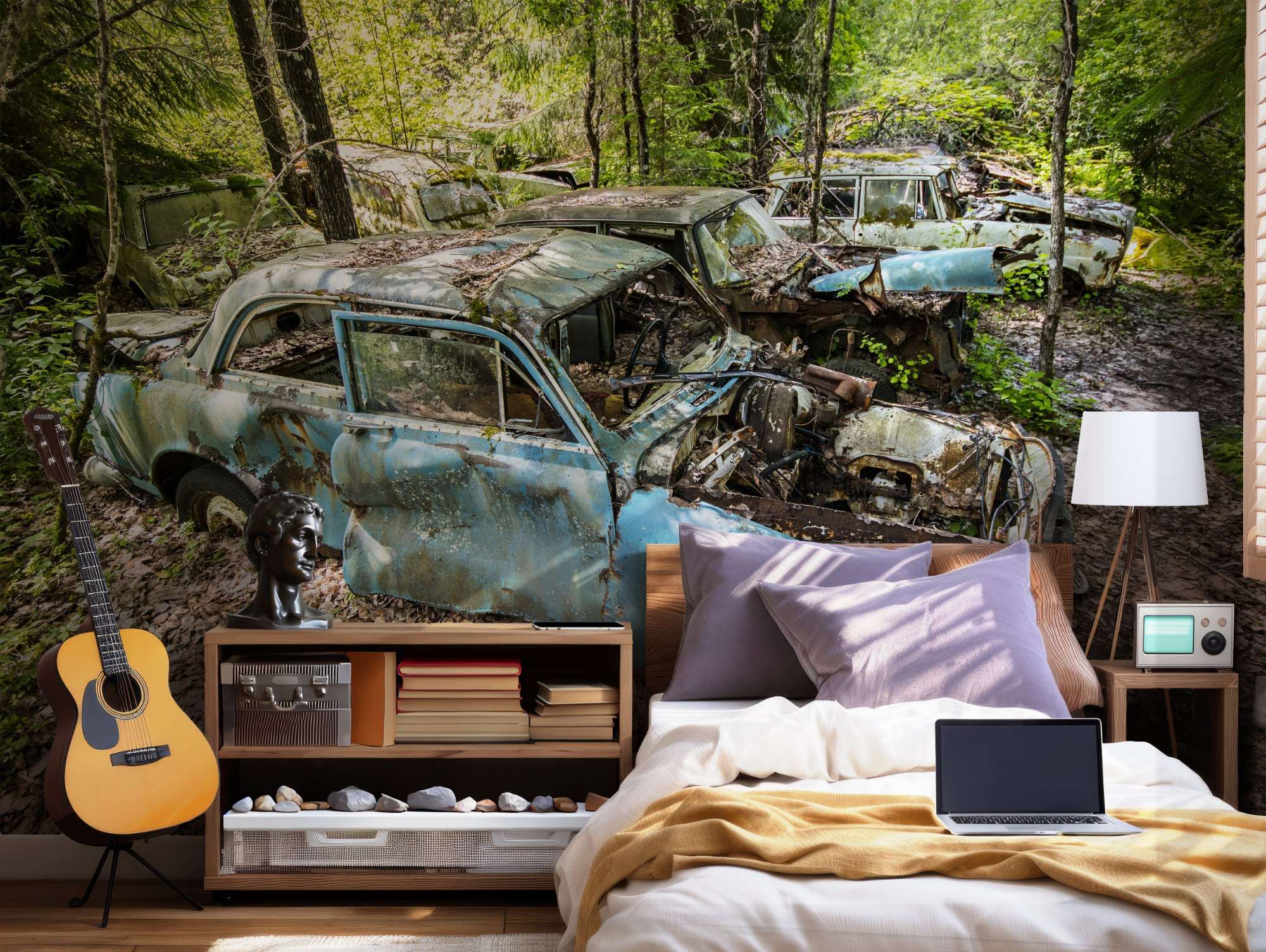 Overwoekerde Oude Auto in Bos