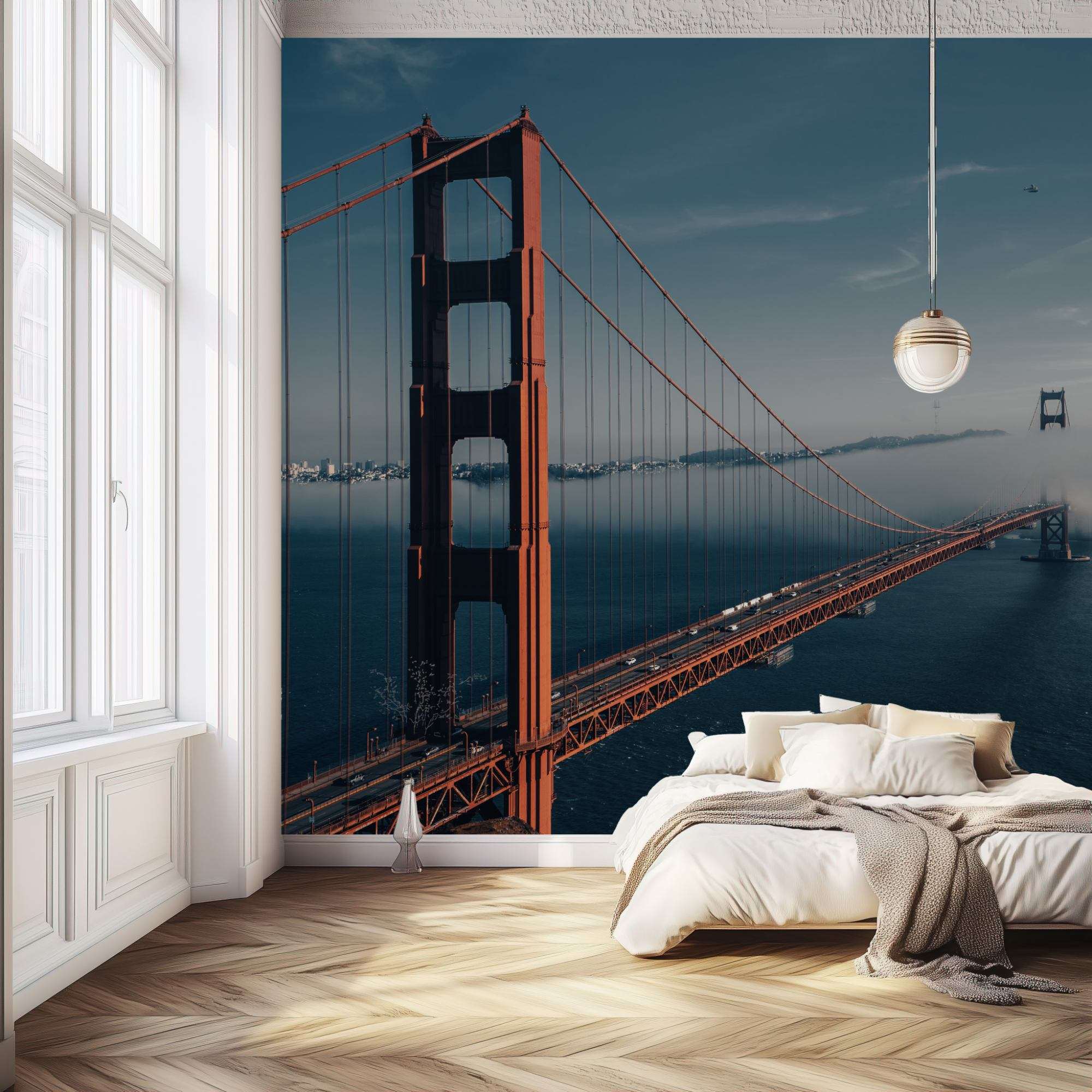 Rode Hangbrug boven Zee in Mist