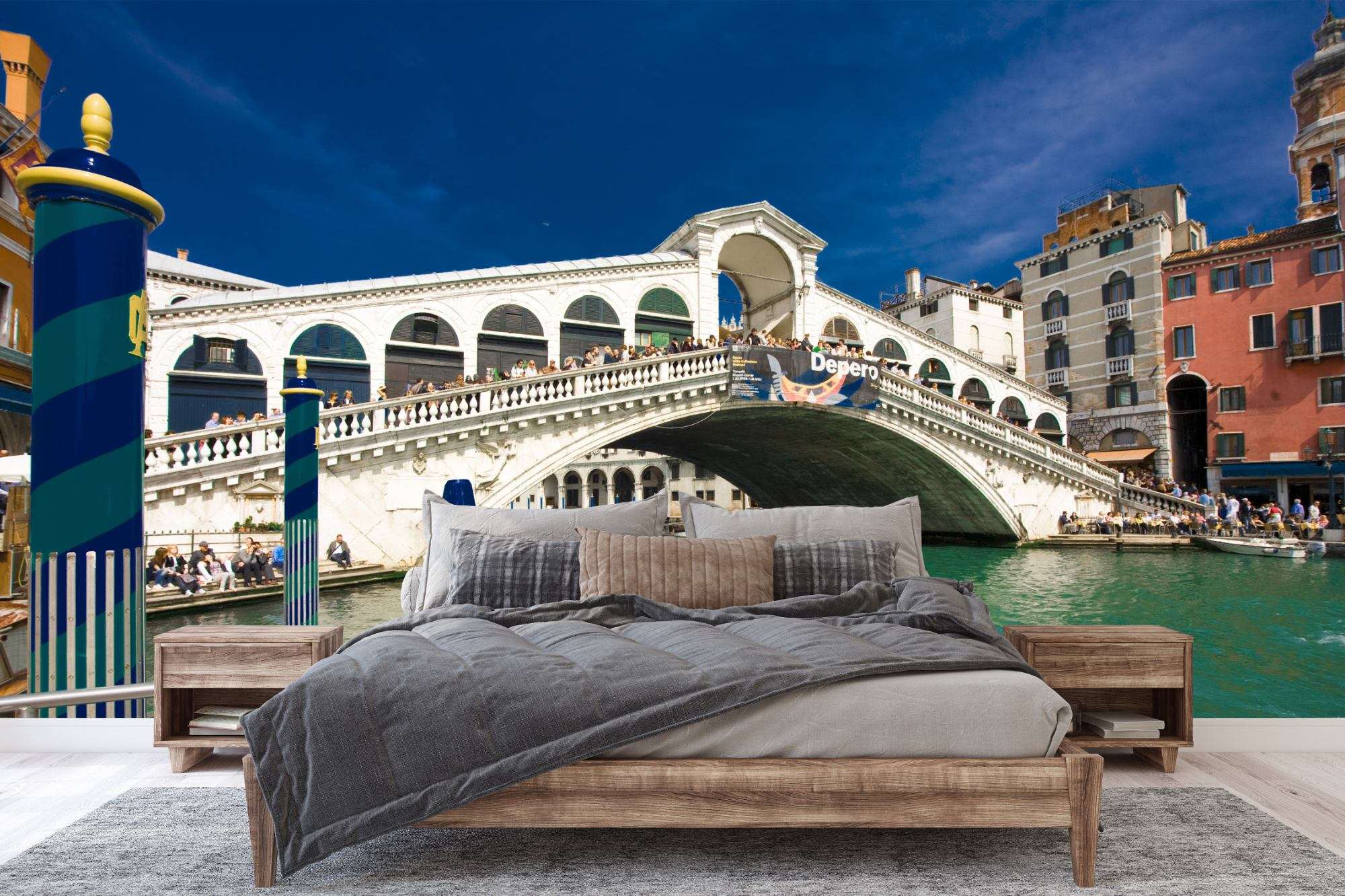 Witte Boogbrug over Venetiaans Kanaal