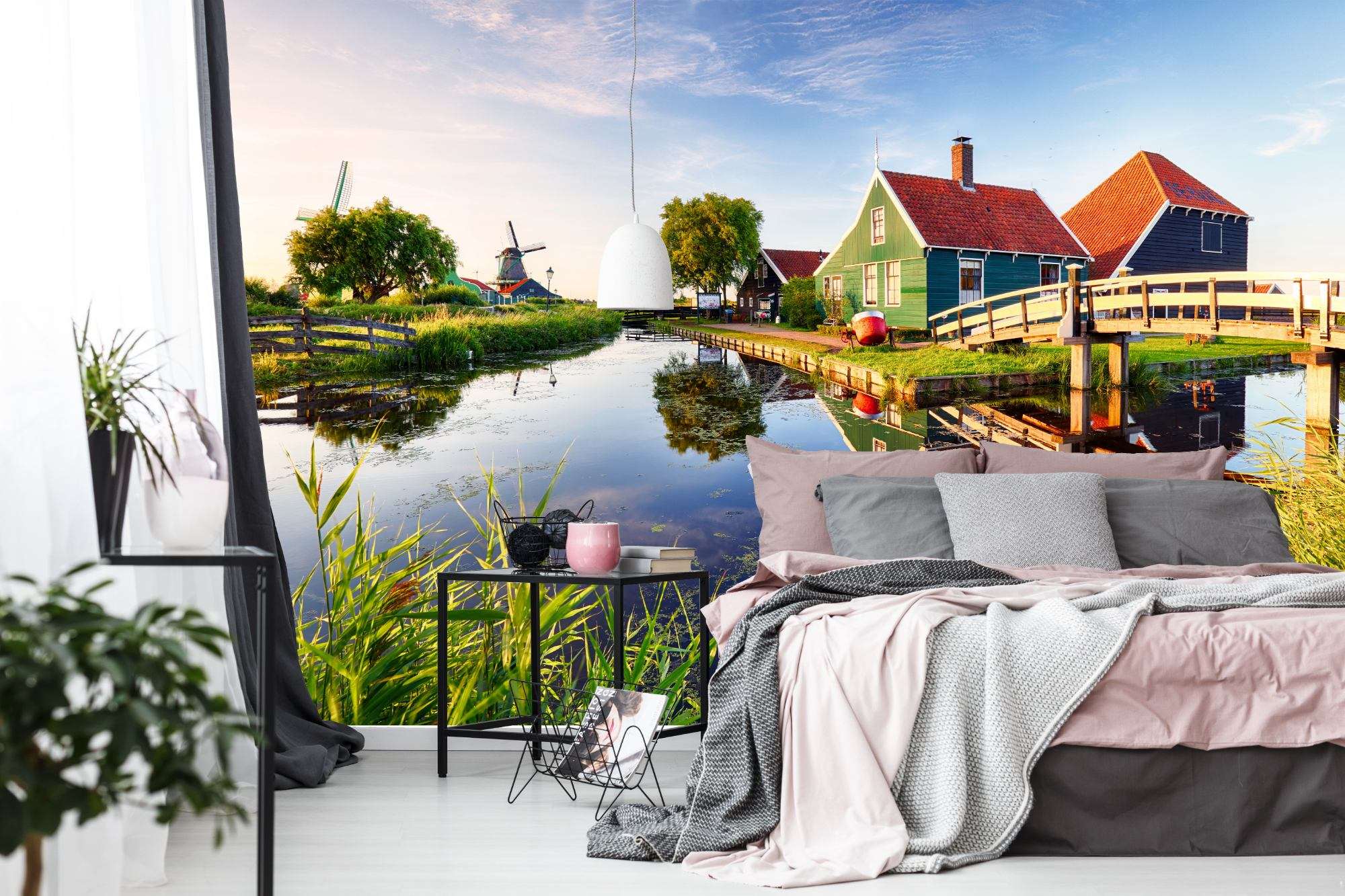 Zaanse Huisjes met Molen en Reflectie